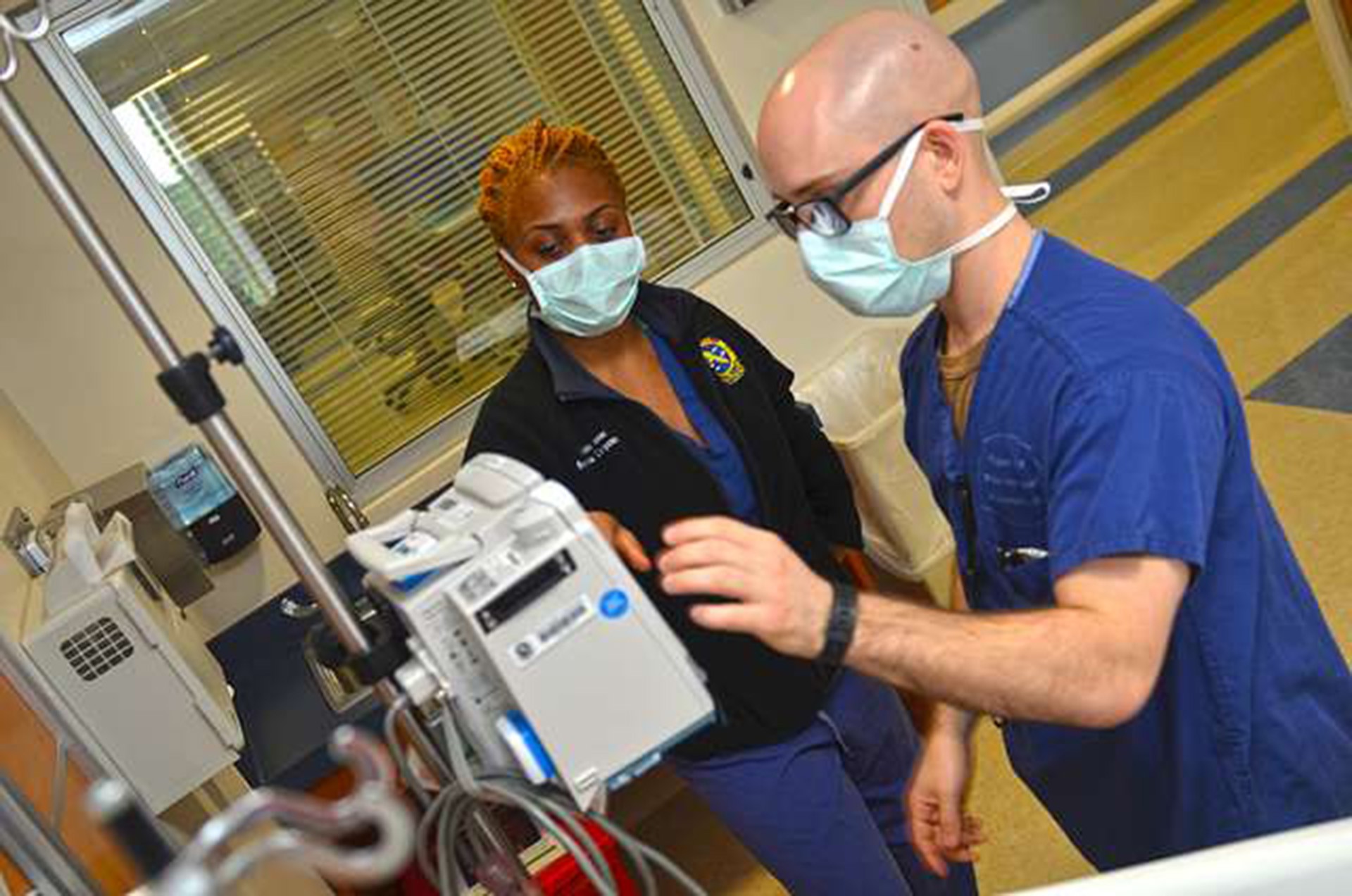 Hospital Corpsman and Hospitalman conduct intravenous training at Naval Hospital Jacksonville’s Multi-Service Unit